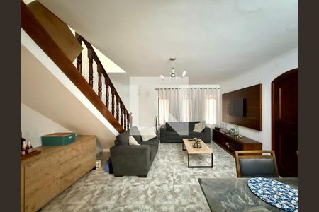 Sala  de casa para alugar com 2 quartos, 161m² em Jardim Monte Azul, São Paulo