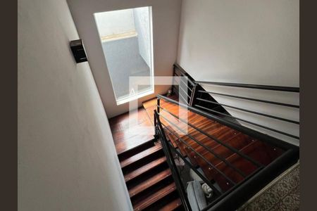 Escadas de casa à venda com 3 quartos, 160m² em Medeiros, Jundiaí