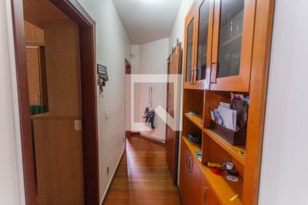Corredor de apartamento à venda com 3 quartos, 125m² em Fernão Dias, Belo Horizonte