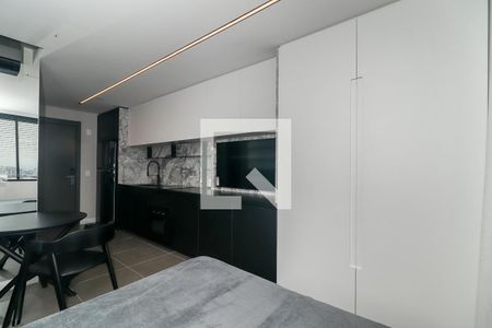 Sala / Quarto / Cozinha de kitnet/studio para alugar com 0 quarto, 26m² em Três Figueiras, Porto Alegre