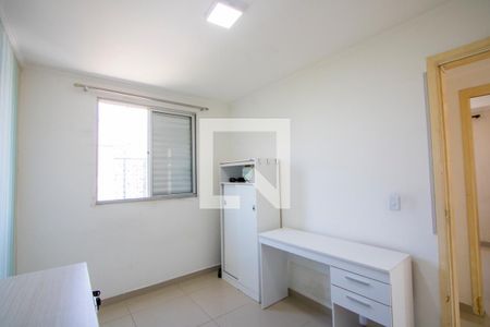 Quarto 2 de apartamento para alugar com 2 quartos, 45m² em Parque São Vicente, Santo André