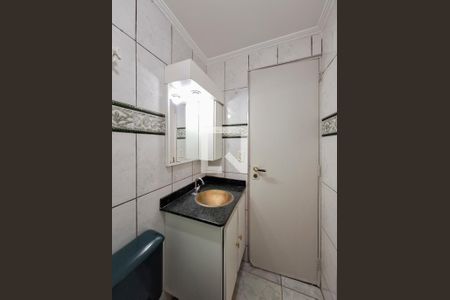 Banheiro de apartamento à venda com 3 quartos, 54m² em Vila Dionisia, São Paulo
