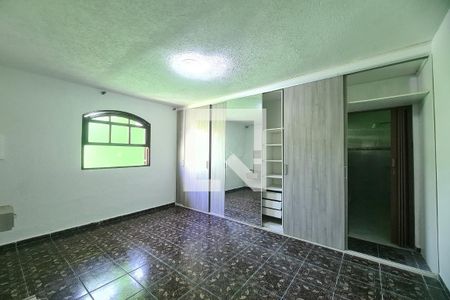 Quarto de casa para alugar com 3 quartos, 160m² em Vila Antonieta, São Paulo