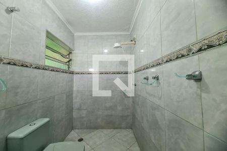Banheiro da Suíte de casa para alugar com 3 quartos, 160m² em Vila Antonieta, São Paulo