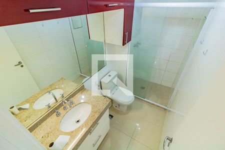 Banheiro Social de apartamento para alugar com 1 quarto, 54m² em Vila Alexandria, São Paulo