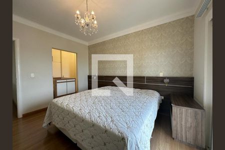 Casa à venda com 5 quartos, 672m² em Vale Azul, Jundiaí