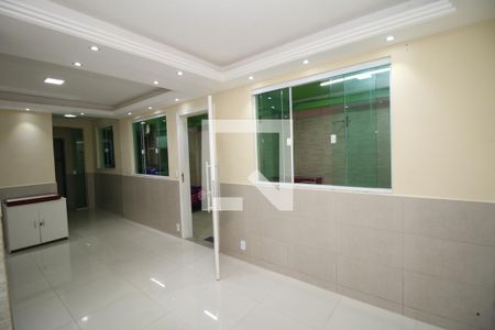 Sala de casa para alugar com 2 quartos, 110m² em Olaria, Rio de Janeiro