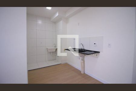 Sala/Cozinha de apartamento para alugar com 2 quartos, 35m² em Cidade São Mateus, São Paulo