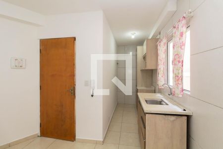 Sala/Cozinha de apartamento para alugar com 2 quartos, 37m² em Cidade Antônio Estêvão de Carvalho, São Paulo