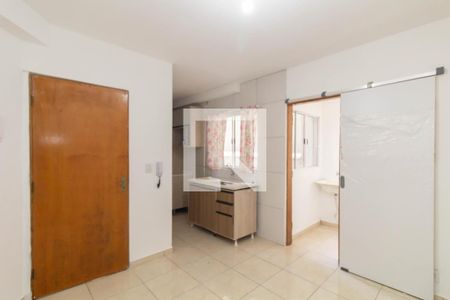 Sala/Cozinha de apartamento para alugar com 2 quartos, 37m² em Cidade Antônio Estêvão de Carvalho, São Paulo