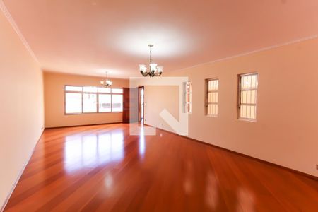 Sala de casa à venda com 3 quartos, 244m² em Vila Prudente, São Paulo