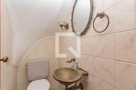 Lavabo de casa para alugar com 3 quartos, 180m² em Jardim Santa Emilia, São Paulo