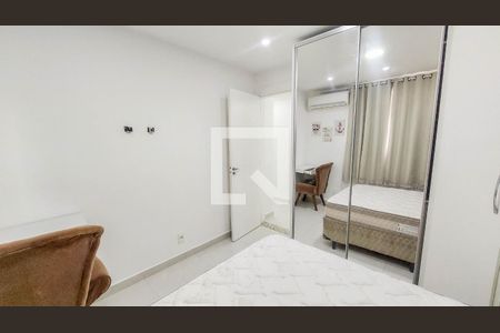 Quarto 1 de apartamento para alugar com 2 quartos, 47m² em Jardim Alvorada, Nova Iguaçu