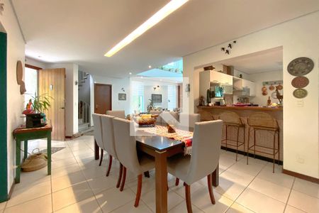 Sala de Jantar de casa de condomínio à venda com 4 quartos, 344m² em Ouro Velho Mansões, Nova Lima