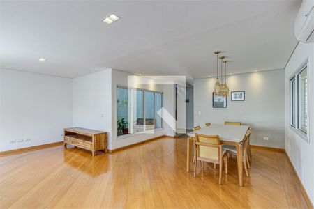 Casa à venda com 4 quartos, 272m² em Jardim Prudência, São Paulo