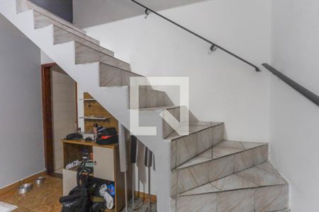 Escada  de casa à venda com 2 quartos, 125m² em Vila Santa Luzia, São Bernardo do Campo