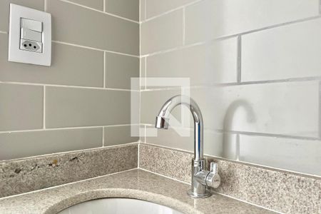 Banheiro de apartamento à venda com 1 quarto, 34m² em Vila Guarani (zona Sul), São Paulo