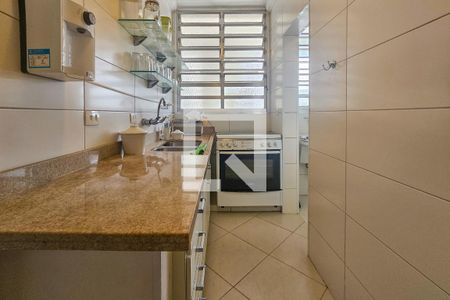 Cozinha de apartamento para alugar com 2 quartos, 66m² em Centro, Guarujá