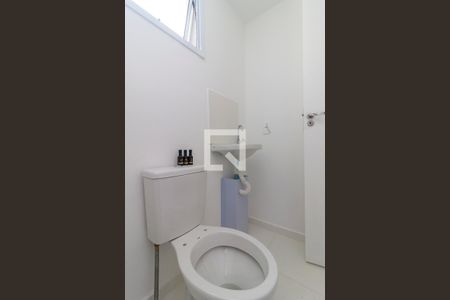 Banheiro de kitnet/studio para alugar com 0 quarto, 24m² em Brooklin, São Paulo