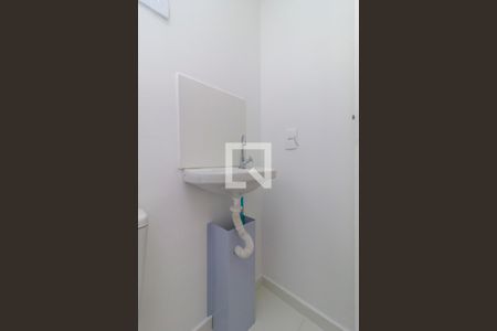 Banheiro de kitnet/studio para alugar com 0 quarto, 24m² em Brooklin, São Paulo