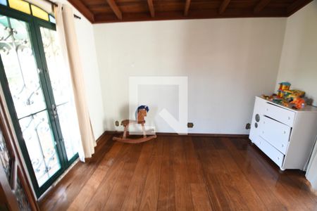 Sala de casa à venda com 3 quartos, 270m² em Parque São Quirino, Campinas