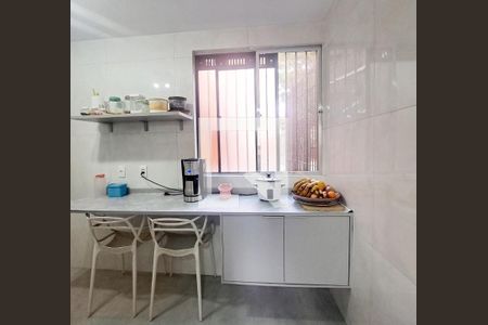 Cozinha de apartamento à venda com 2 quartos, 64m² em Aliança, Osasco