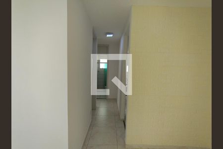 Corredor de apartamento à venda com 2 quartos, 50m² em Taquara, Rio de Janeiro