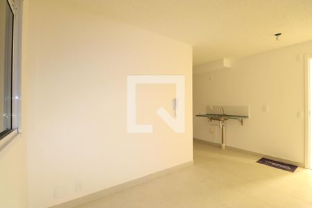 Sala/Cozinha de apartamento para alugar com 2 quartos, 34m² em Parque Industrial Tomas Edson, São Paulo