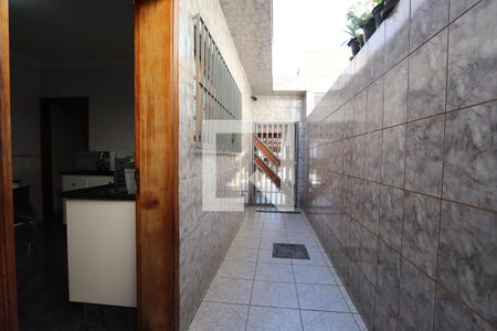 Corredor Lateral de casa à venda com 2 quartos, 125m² em Aricanduva, São Paulo