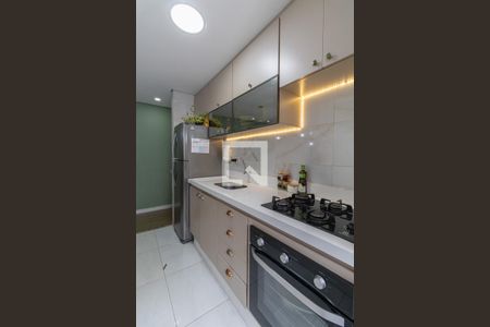 Sala/Cozinha/Área de Serviço  de apartamento à venda com 2 quartos, 50m² em Vila Carmosina, São Paulo