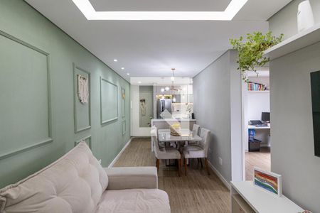 Sala/Cozinha/Área de Serviço  de apartamento à venda com 2 quartos, 50m² em Vila Carmosina, São Paulo