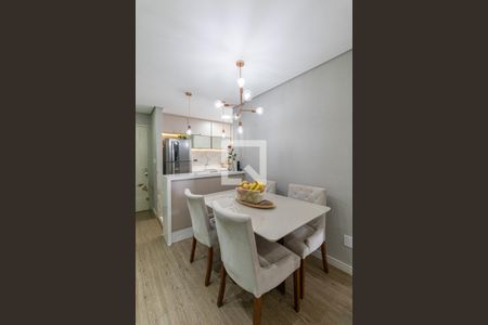 Sala/Cozinha/Área de Serviço  de apartamento à venda com 2 quartos, 50m² em Vila Carmosina, São Paulo