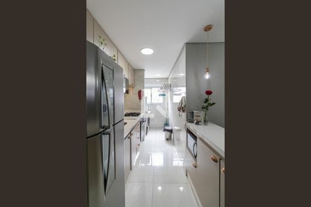 Sala/Cozinha/Área de Serviço  de apartamento à venda com 2 quartos, 50m² em Vila Carmosina, São Paulo