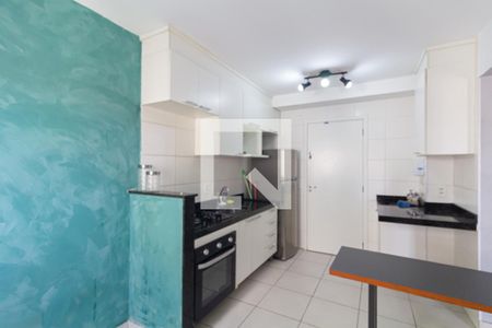 Sala/Cozinha de apartamento para alugar com 2 quartos, 35m² em Vila Carmosina, São Paulo