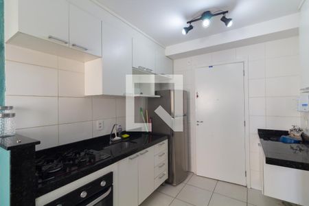 Sala/Cozinha de apartamento para alugar com 2 quartos, 35m² em Vila Carmosina, São Paulo
