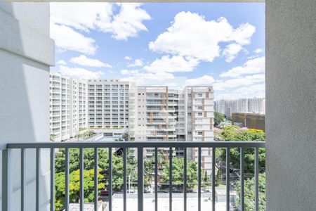 Varanda de kitnet/studio à venda com 1 quarto, 21m² em Indianópolis, São Paulo