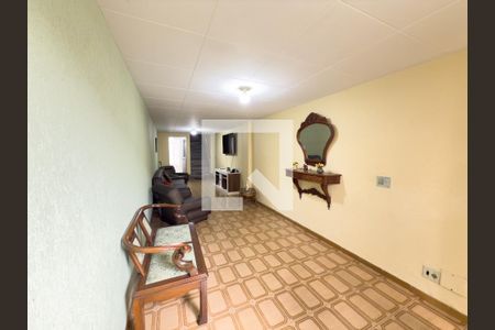 Hall de entrada de casa para alugar com 4 quartos, 480m² em Vila da Penha, Rio de Janeiro