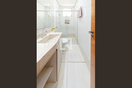 Banheiro social de apartamento à venda com 3 quartos, 150m² em Camargos, Belo Horizonte