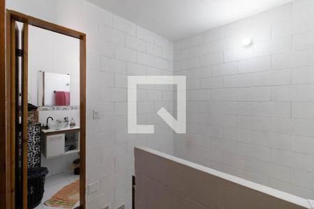 Escada de casa para alugar com 2 quartos, 200m² em Sacoma, São Paulo