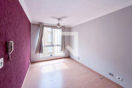 Sala de apartamento para alugar com 2 quartos, 42m² em Conjunto Promorar Raposo Tavares, São Paulo