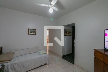 Casa para alugar com 4 quartos, 360m² em Floramar, Belo Horizonte