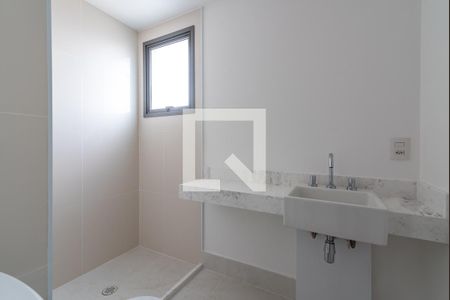 Banheiro de apartamento à venda com 3 quartos, 137m² em Chácara Santo Antônio, São Paulo