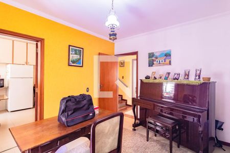 Casa à venda com 3 quartos, 203m² em Cidade Vargas, São Paulo