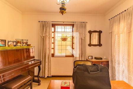 Casa à venda com 3 quartos, 203m² em Cidade Vargas, São Paulo