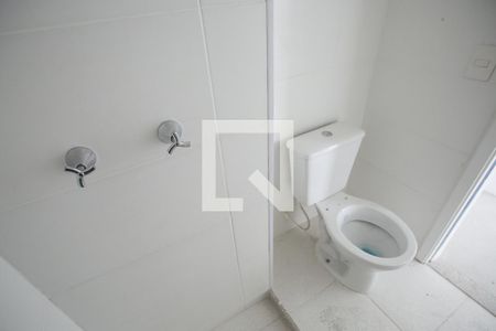 Banheiro de apartamento para alugar com 2 quartos, 60m² em Taquara, Rio de Janeiro