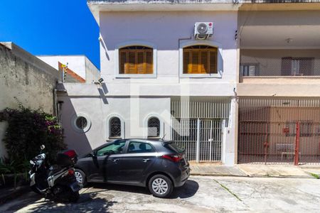 Casa à venda com 160m², 4 quartos e 2 vagasFachada