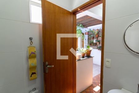 Casa à venda com 160m², 4 quartos e 2 vagasBanheiro de Serviço