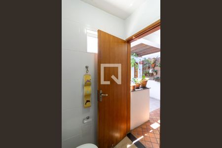 Casa à venda com 160m², 4 quartos e 2 vagasBanheiro de Serviço