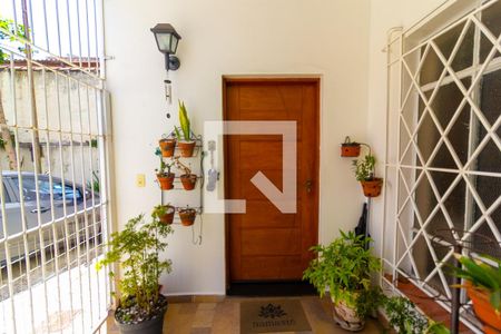 Casa à venda com 160m², 4 quartos e 2 vagasHall de entrada