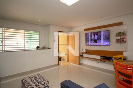 Sala de casa à venda com 3 quartos, 150m² em Vila Pereira Cerca, São Paulo